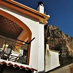 κέδρος *