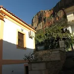 Daire κέδρος Leonídion