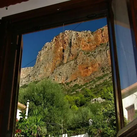 κέδρος * Леонидион