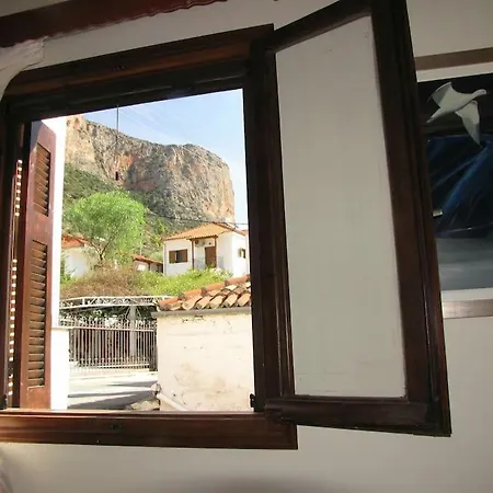 κέδρος * Leonídion